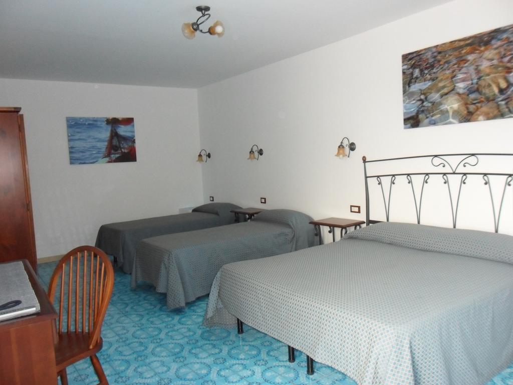 Hotel Punta Barone Santa Marina Salina Bilik gambar